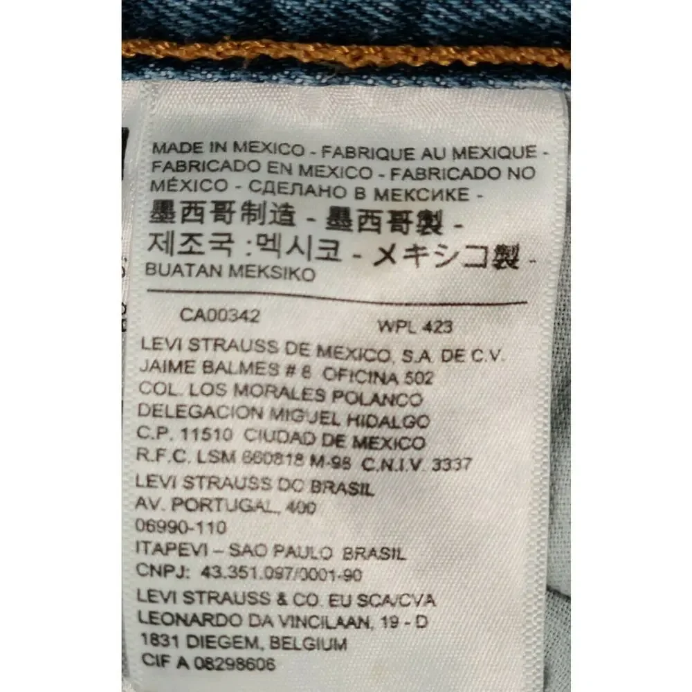 Levi Strauss Men's 501 33 x 32 Button Front Fly Jeans Straight Leg Medium Wash
